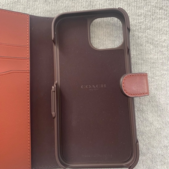 Coach Logo Phone Case For I Phone 15 - Picture 4 of 7